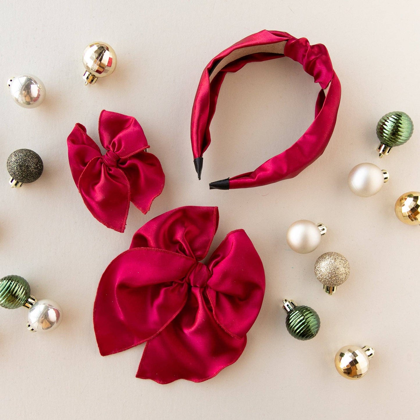 Modern Piggy - Poinsettia | Party Bow